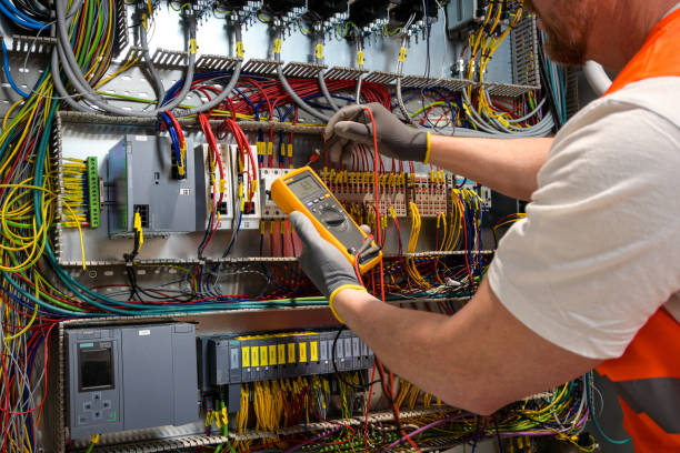 Best Licensed Electrician  in Versailles, MO